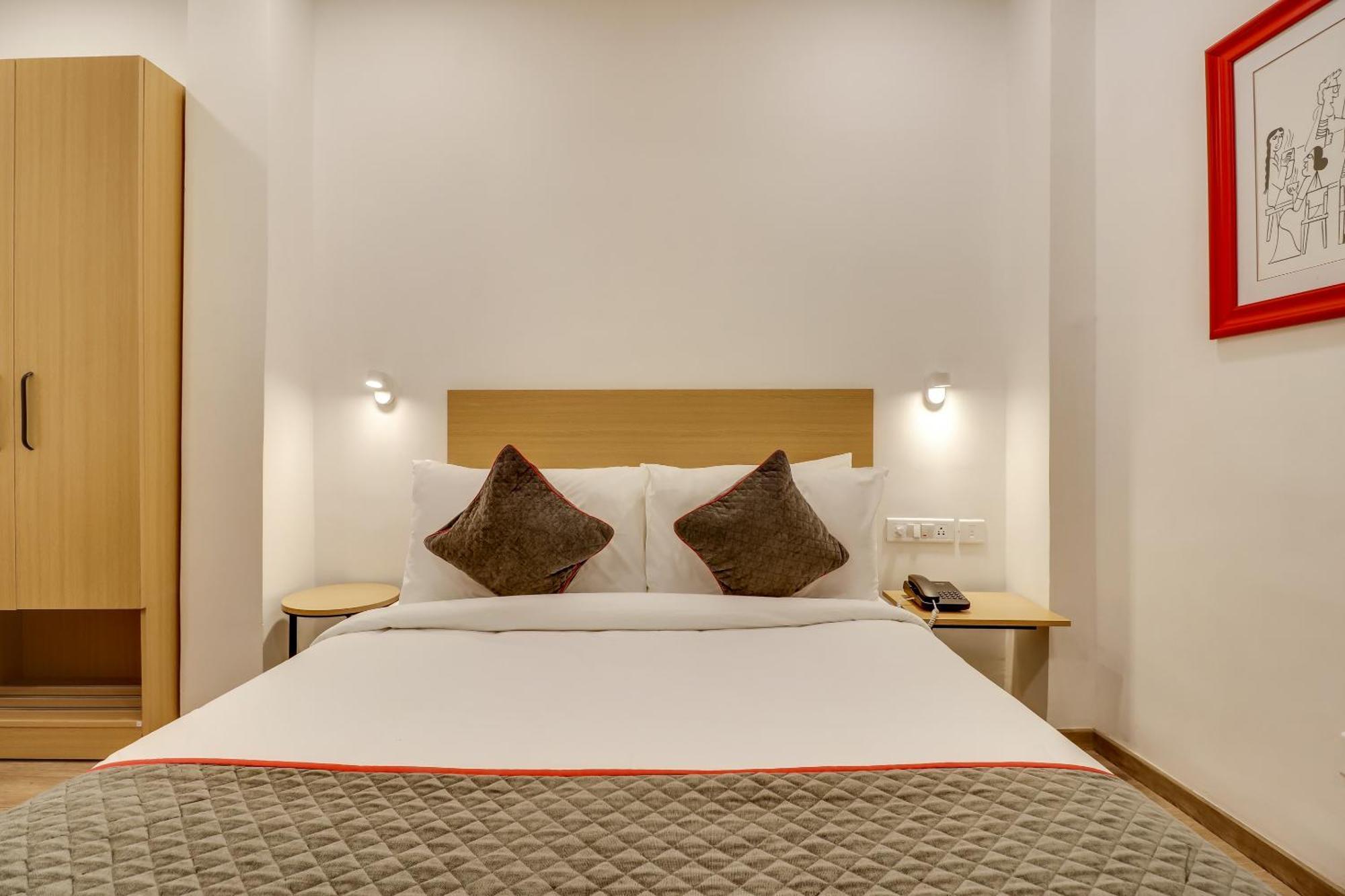 Townhouse Woodland Hotell Nagpur Exteriör bild