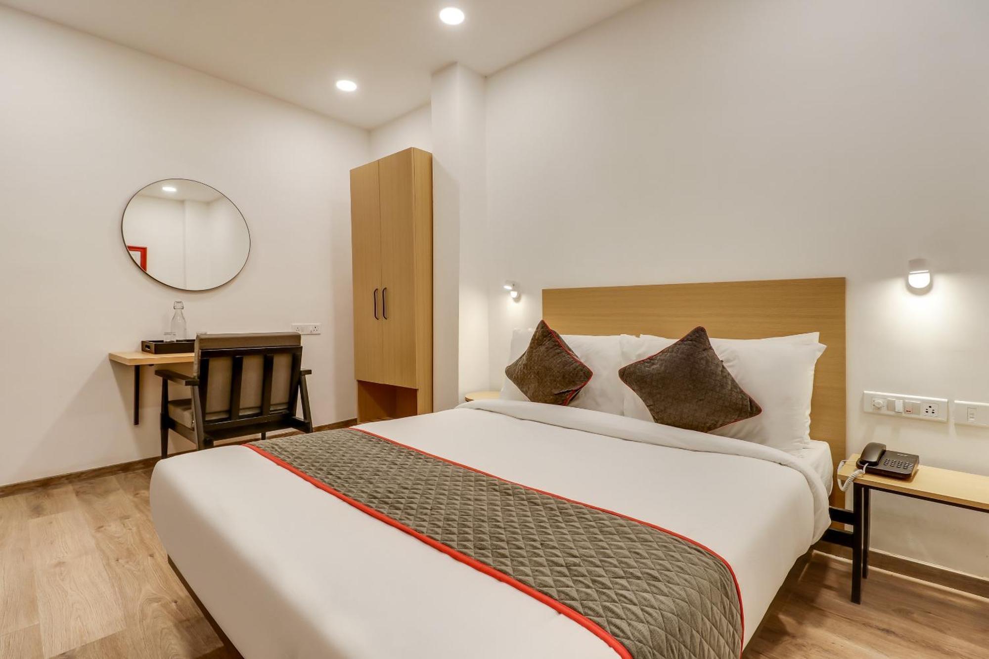 Townhouse Woodland Hotell Nagpur Exteriör bild