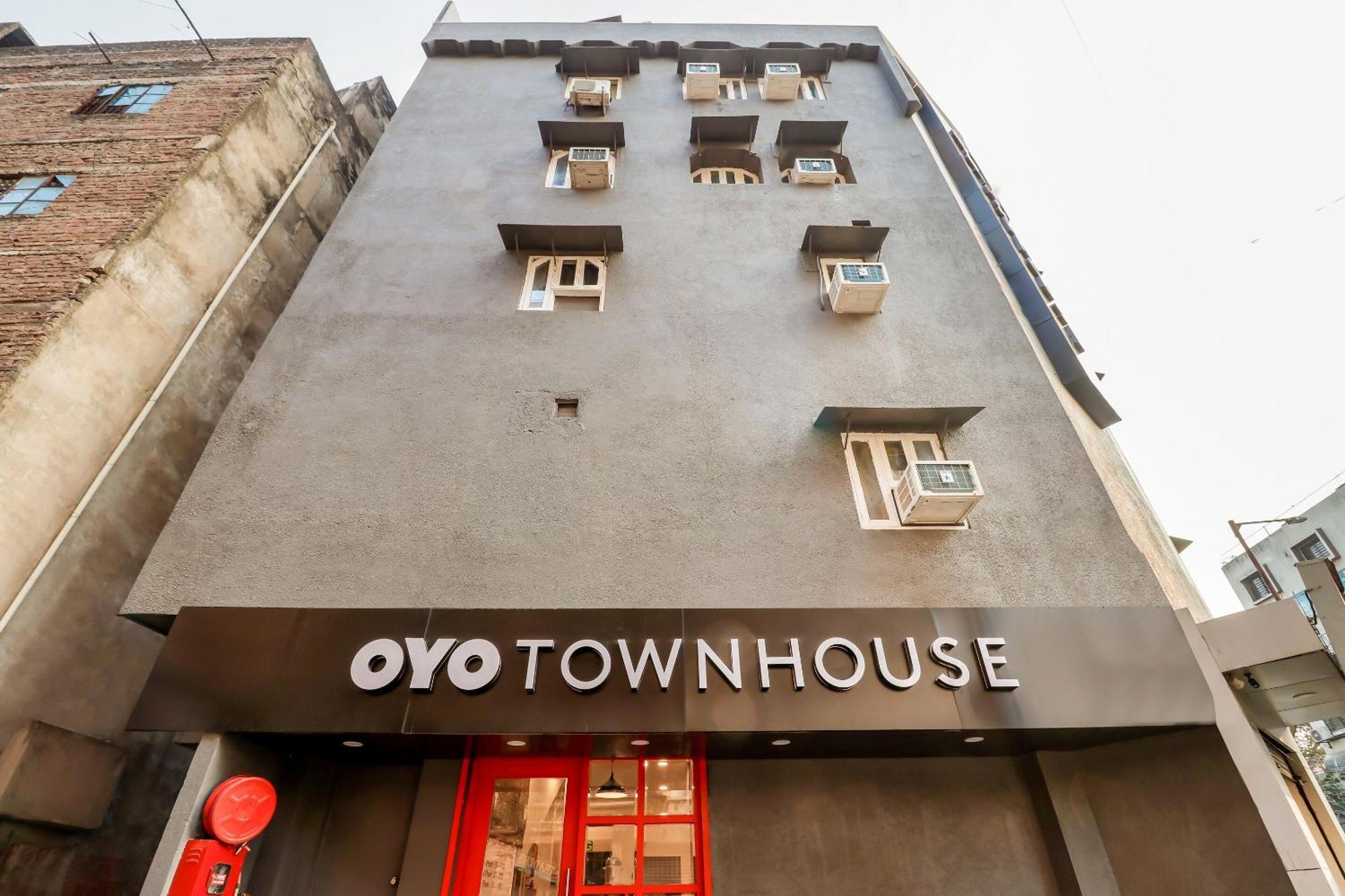 Townhouse Woodland Hotell Nagpur Exteriör bild