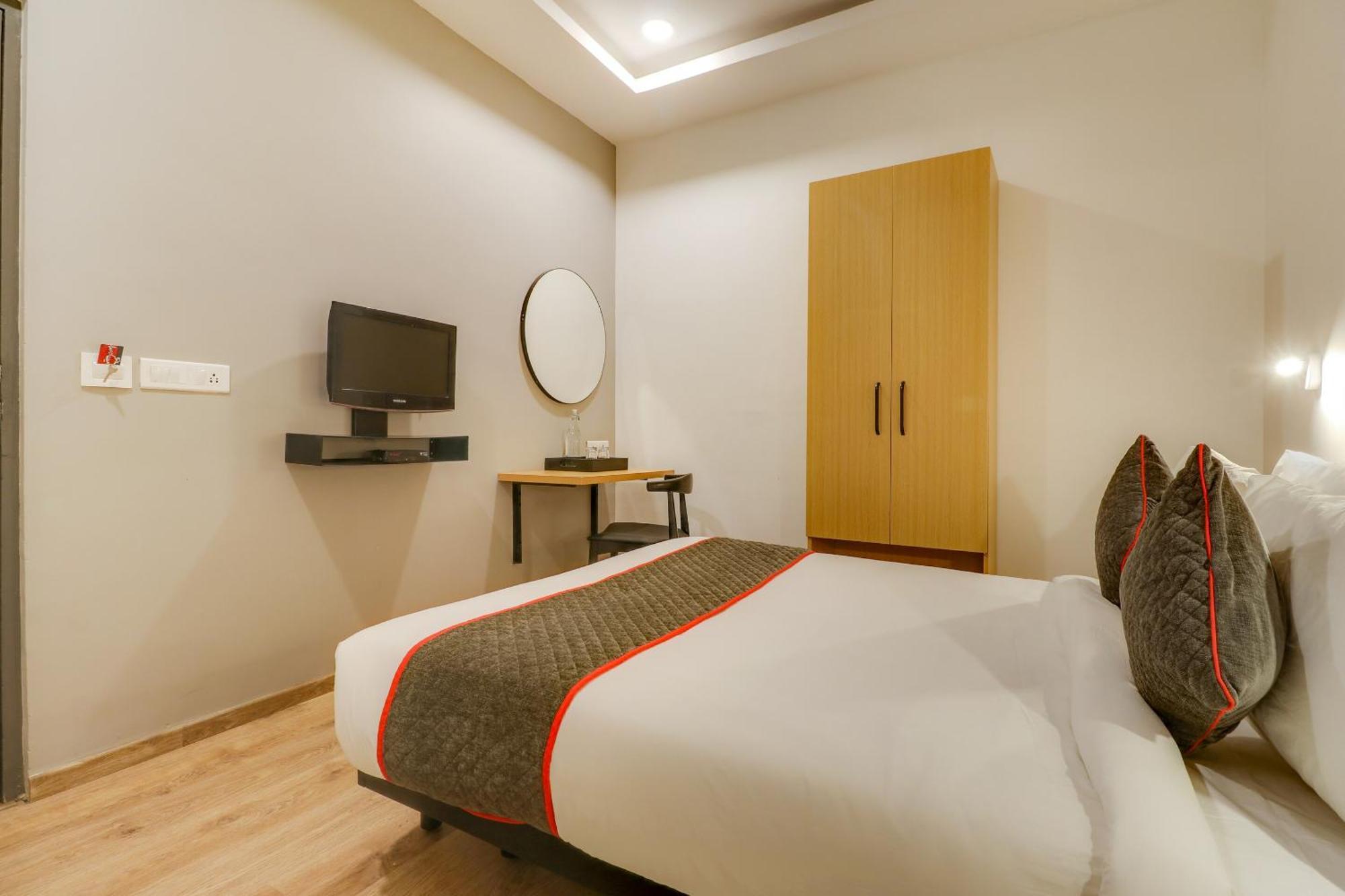 Townhouse Woodland Hotell Nagpur Exteriör bild